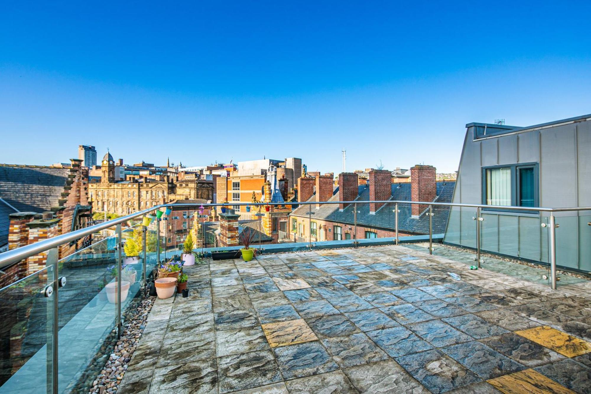 Stylish 2 Bed Apt 18 - City Centre, Free Parking, Espresso Machine & Netflix - Hosted By Stay Host Save Sheffield Eksteriør bilde
